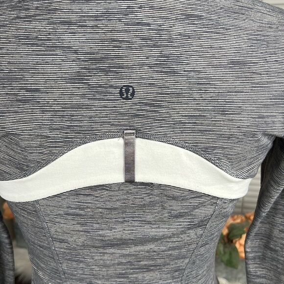Lululemon Wee Are From Space Coal Fossil/White Define Jacket  4 *Final Price* - Picture 7 of 14